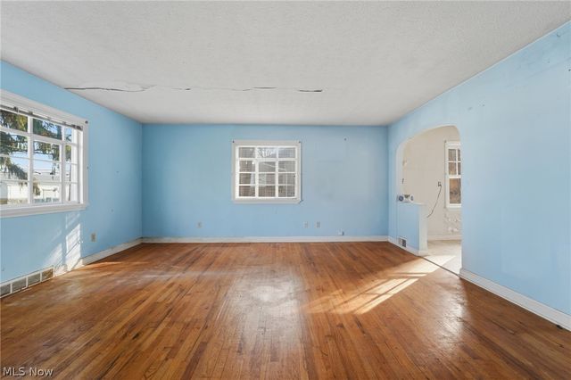 1016 Riverside Drive, Painesville, OH 44077