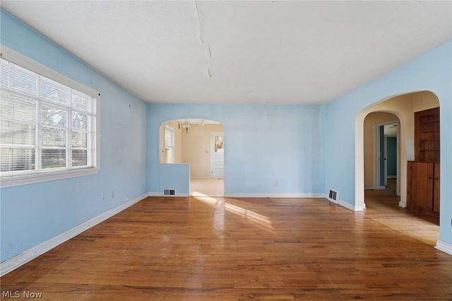 1016 Riverside Drive, Painesville, OH 44077