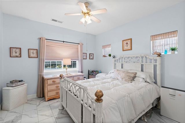 17201 E 32nd Street 6, Independence, MO 64055