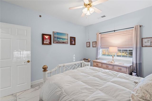 17201 E 32nd Street 6, Independence, MO 64055