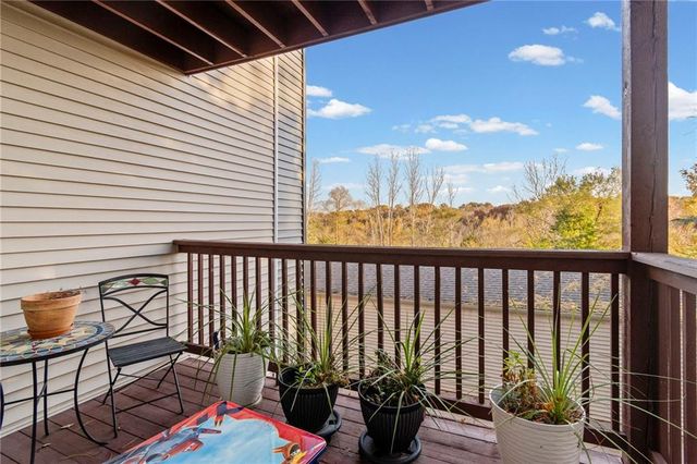 17201 E 32nd Street 6, Independence, MO 64055