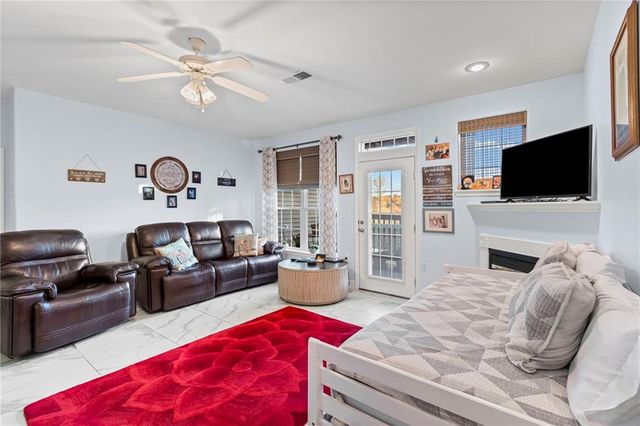 17201 E 32nd Street 6, Independence, MO 64055