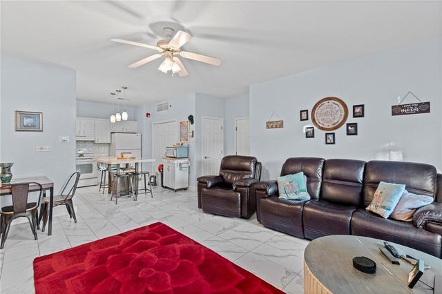 17201 E 32nd Street 6, Independence, MO 64055