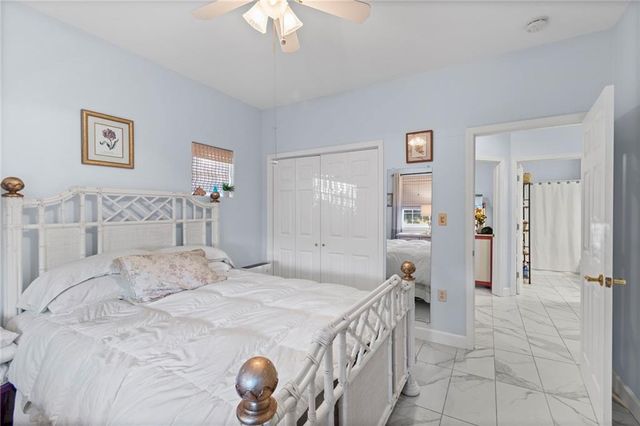 17201 E 32nd Street 6, Independence, MO 64055