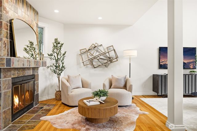 11113 NE 38th Place, Bellevue, WA 98004