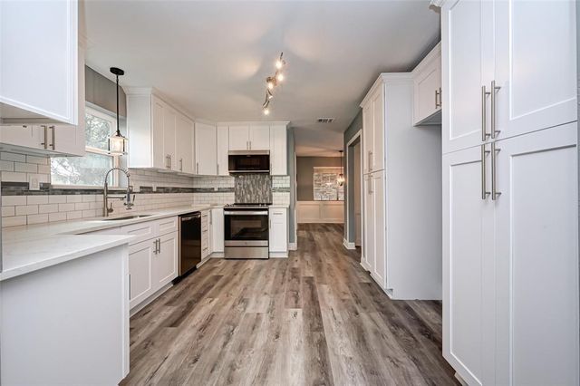 3918 Stillview Drive, Houston, TX 77068
