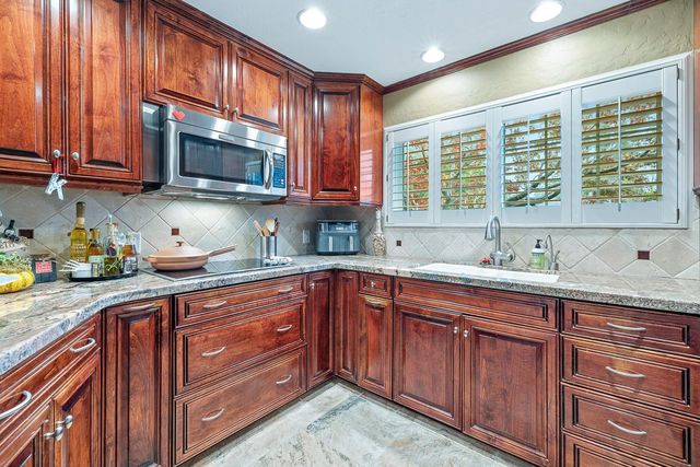 5627 N Kavanagh Avenue, Fresno, CA 93711