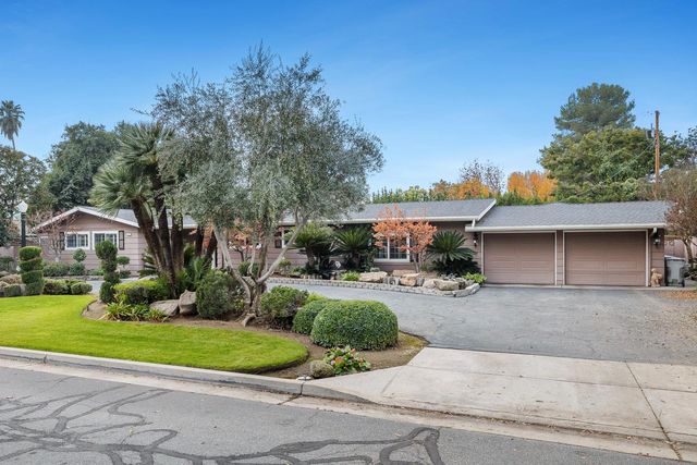 5627 N Kavanagh Avenue, Fresno, CA 93711