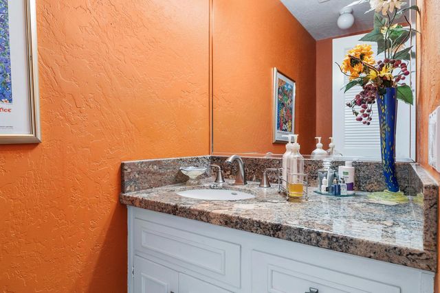 5627 N Kavanagh Avenue, Fresno, CA 93711