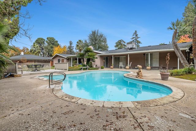 5627 N Kavanagh Avenue, Fresno, CA 93711