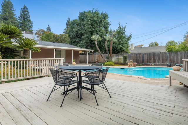 5627 N Kavanagh Avenue, Fresno, CA 93711