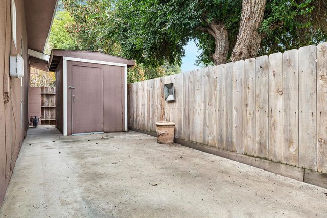 5627 N Kavanagh Avenue, Fresno, CA 93711