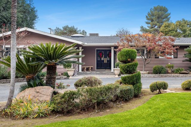 5627 N Kavanagh Avenue, Fresno, CA 93711