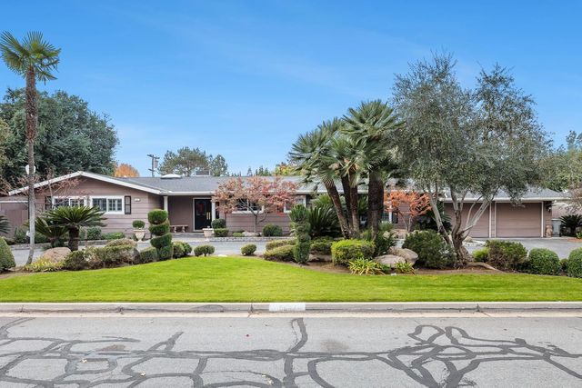 5627 N Kavanagh Avenue, Fresno, CA 93711