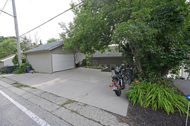 W332N6553 County Road C, Nashotah, WI 53058
