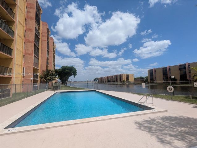 4721 NW 7th St 205-12, Miami, FL 33126