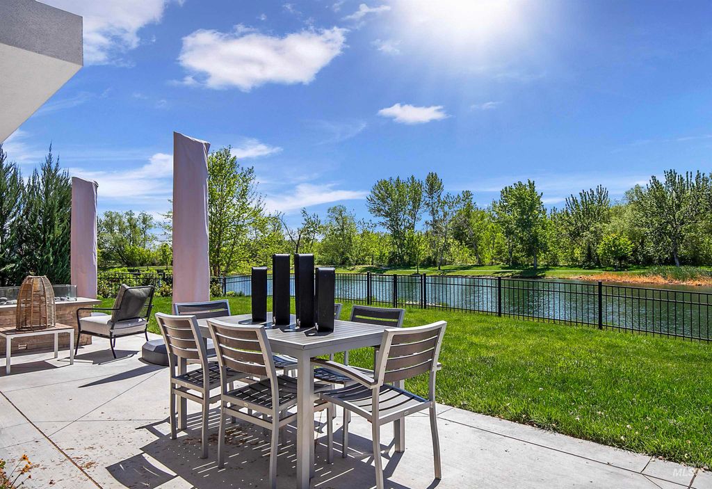 1745 E Lone Shore Lane, Eagle, ID 83616 photo 2