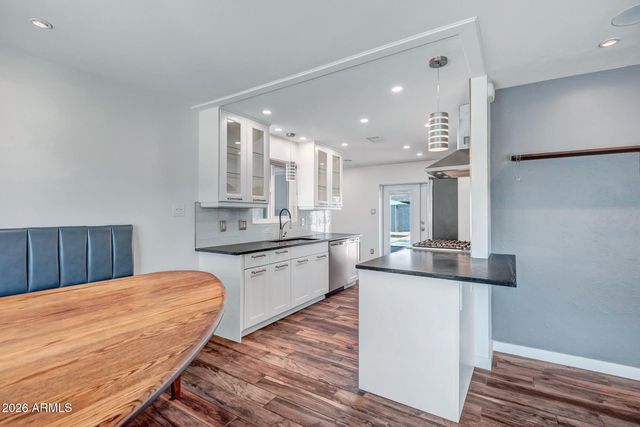 5311 N 8th Avenue, Phoenix, AZ 85013