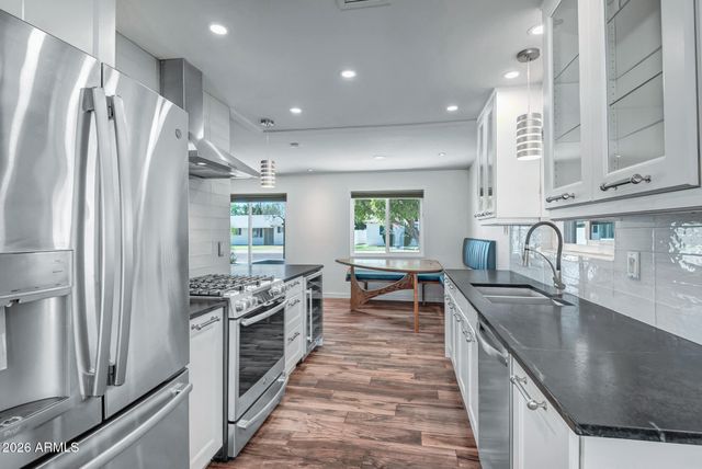 5311 N 8th Avenue, Phoenix, AZ 85013