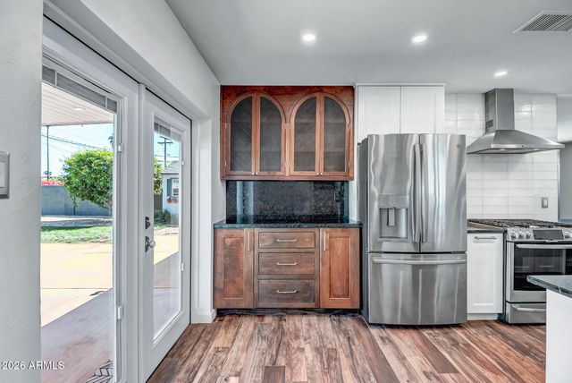 5311 N 8th Avenue, Phoenix, AZ 85013