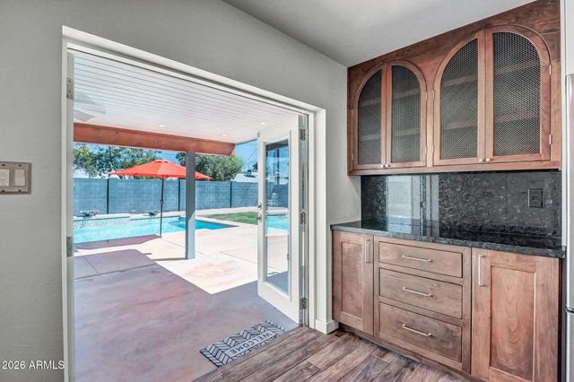 5311 N 8th Avenue, Phoenix, AZ 85013