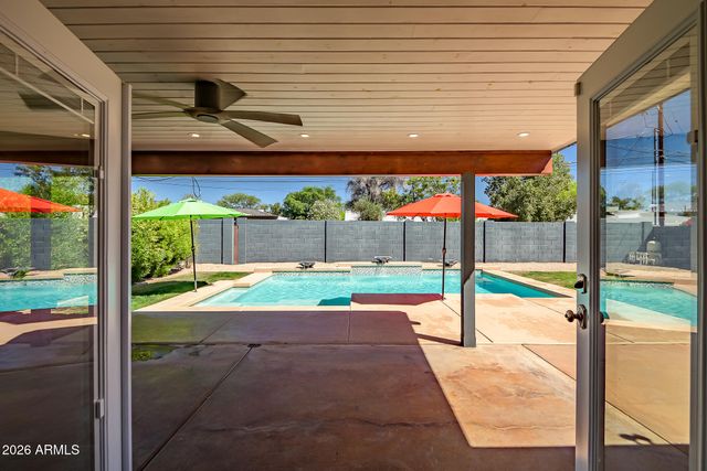 5311 N 8th Avenue, Phoenix, AZ 85013