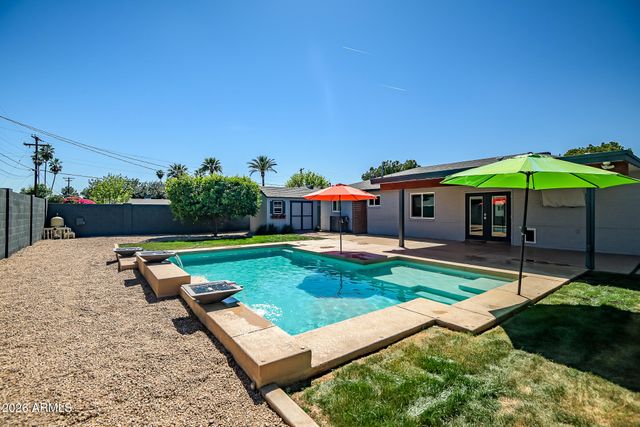 5311 N 8th Avenue, Phoenix, AZ 85013