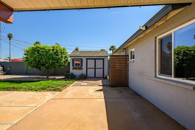 5311 N 8th Avenue, Phoenix, AZ 85013