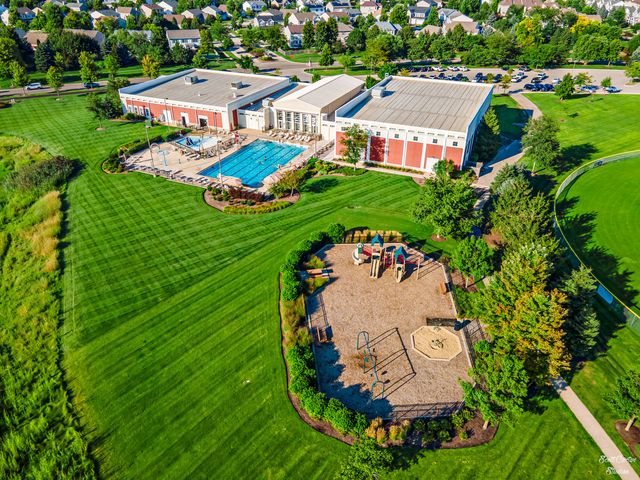 1134 Spinnaker Street, Pingree Grove, IL 60140