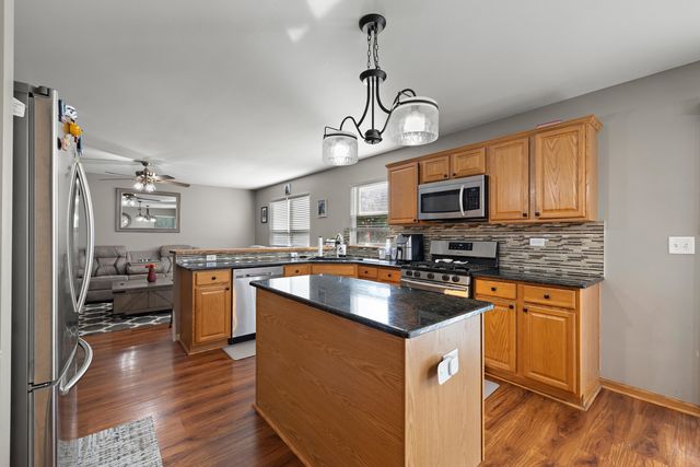 1134 Spinnaker Street, Pingree Grove, IL 60140