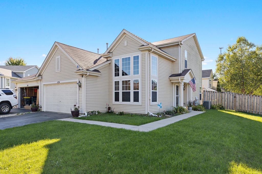 1134 Spinnaker Street, Pingree Grove, IL 60140