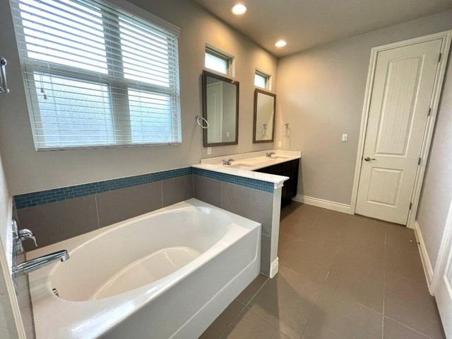 218 Summer Pointe DR, Buda, TX 78610