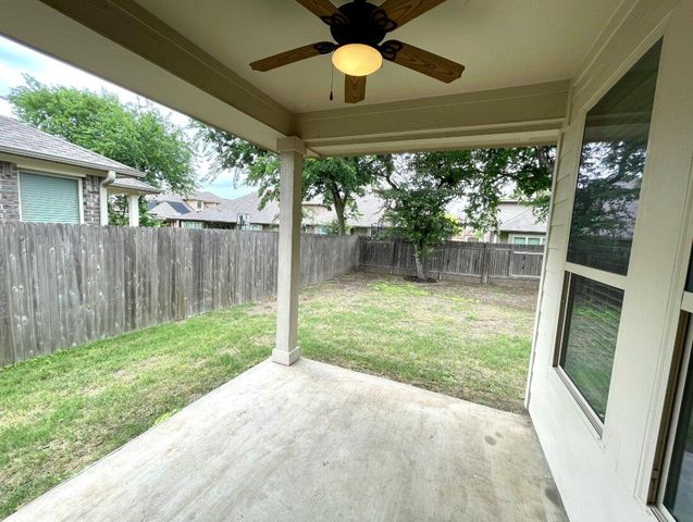 218 Summer Pointe DR, Buda, TX 78610