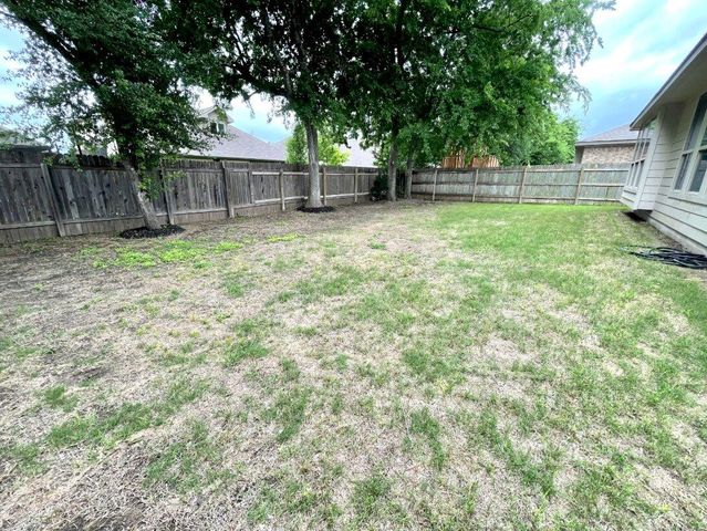 218 Summer Pointe DR, Buda, TX 78610