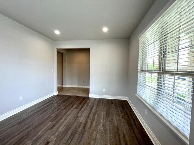 218 Summer Pointe DR, Buda, TX 78610