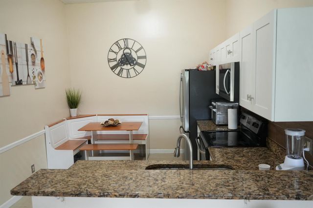 201 Maplewood Drive 201, Greenacres, FL 33415