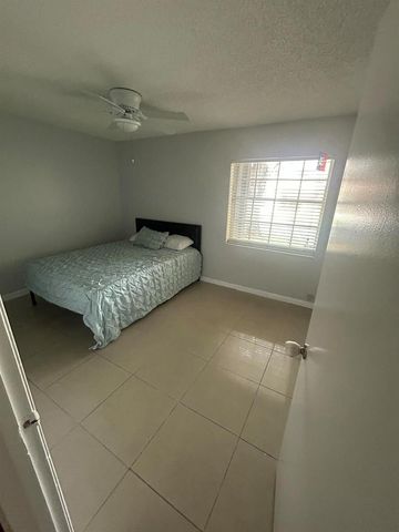 201 Maplewood Drive 201, Greenacres, FL 33415