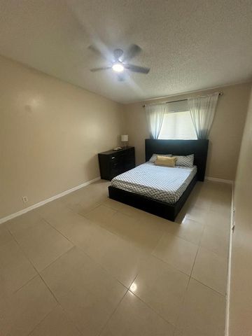 201 Maplewood Drive 201, Greenacres, FL 33415