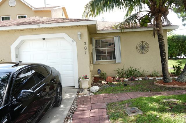 201 Maplewood Drive 201, Greenacres, FL 33415