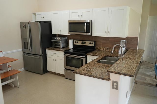 201 Maplewood Drive 201, Greenacres, FL 33415