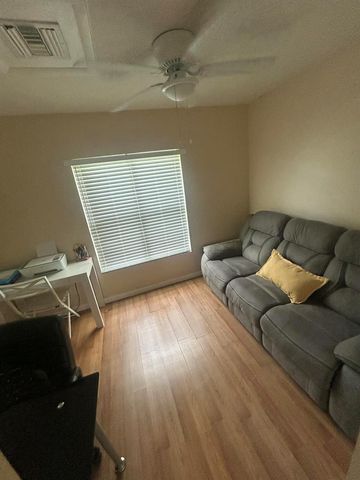 201 Maplewood Drive 201, Greenacres, FL 33415