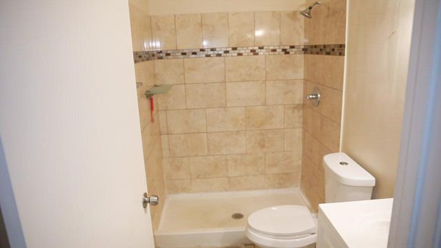 201 Maplewood Drive 201, Greenacres, FL 33415