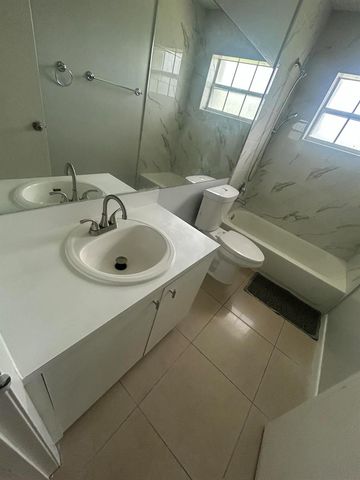 201 Maplewood Drive 201, Greenacres, FL 33415