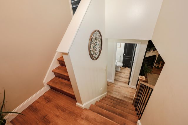 18 Suffolk Ct Unit 159, Bedford, NH 03110