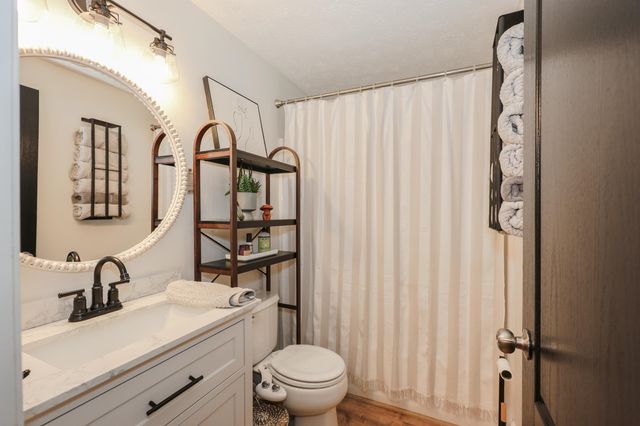 18 Suffolk Ct Unit 159, Bedford, NH 03110