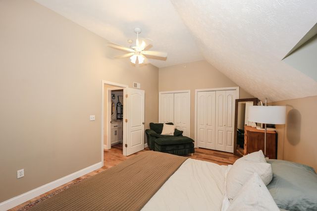 18 Suffolk Ct Unit 159, Bedford, NH 03110