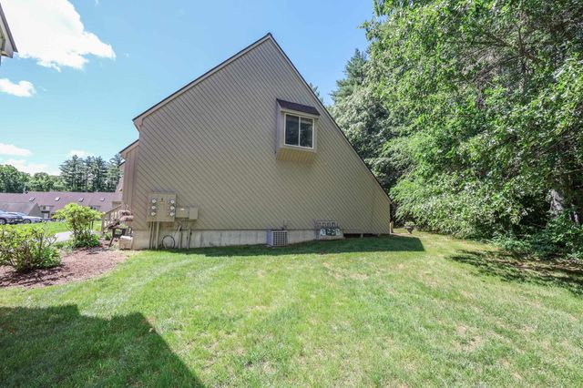 18 Suffolk Ct Unit 159, Bedford, NH 03110