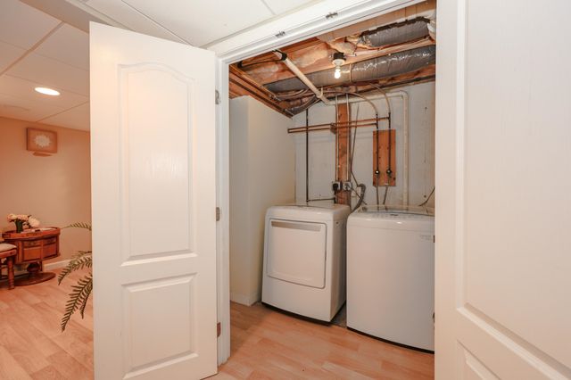 18 Suffolk Ct Unit 159, Bedford, NH 03110