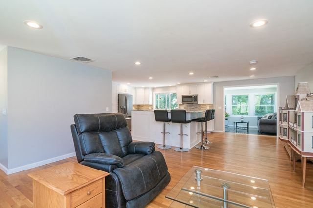 12 Linda Dr, Westfield, MA 01085
