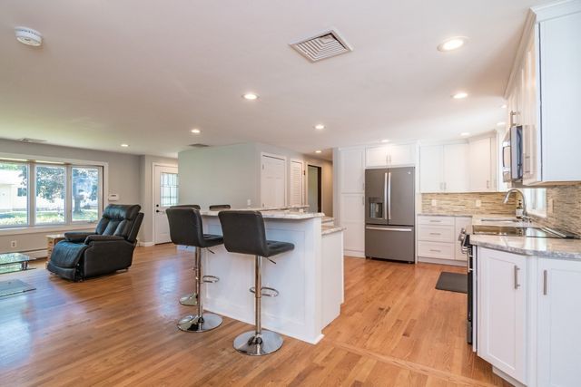 12 Linda Dr, Westfield, MA 01085